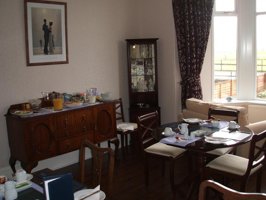 Linksview Guest House Carnoustie Ruang foto